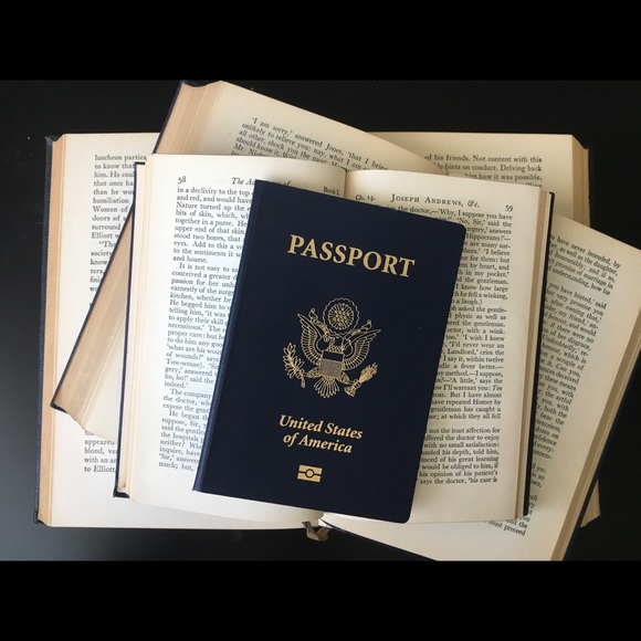 Meet your Posher, Cassandra - Picture 1 of 1